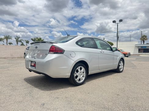 Used 2010 Ford Focus SE Coupe FWD image 9