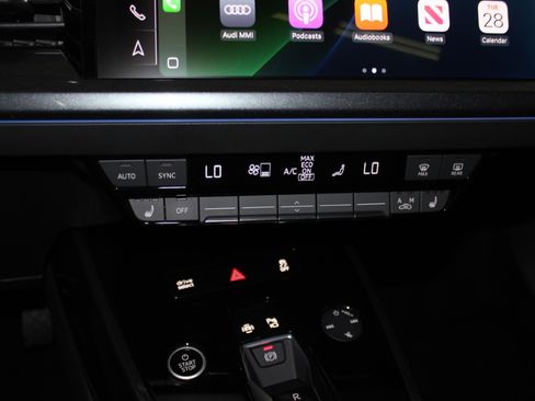 Used 2024 Audi Q4 e-tron Premium Plus image 21