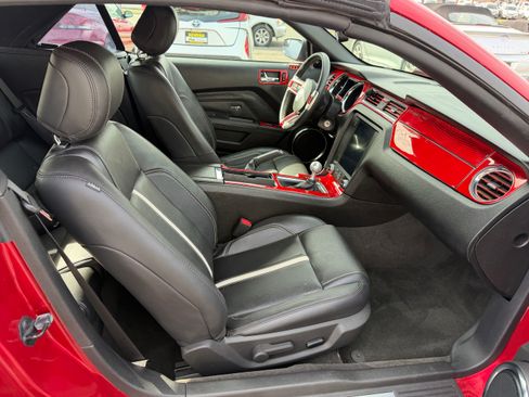 Used 2013 Ford Mustang GT Premium image 17