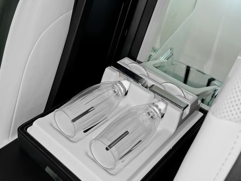 Used 2018 Rolls-Royce Phantom image 9