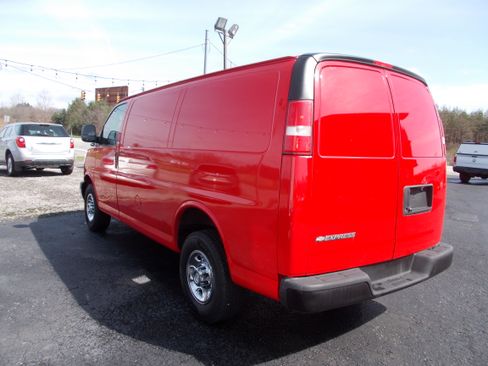 Used 2017 Chevrolet Express 2500 LS image 7