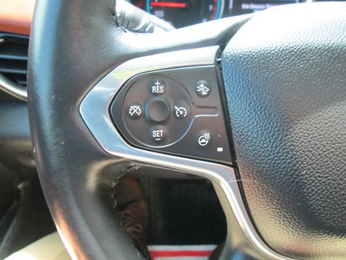 Used 2018 Chevrolet Traverse AWD High Country image 25