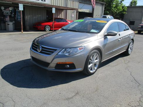 Used 2009 Volkswagen CC Luxury FWD image 2
