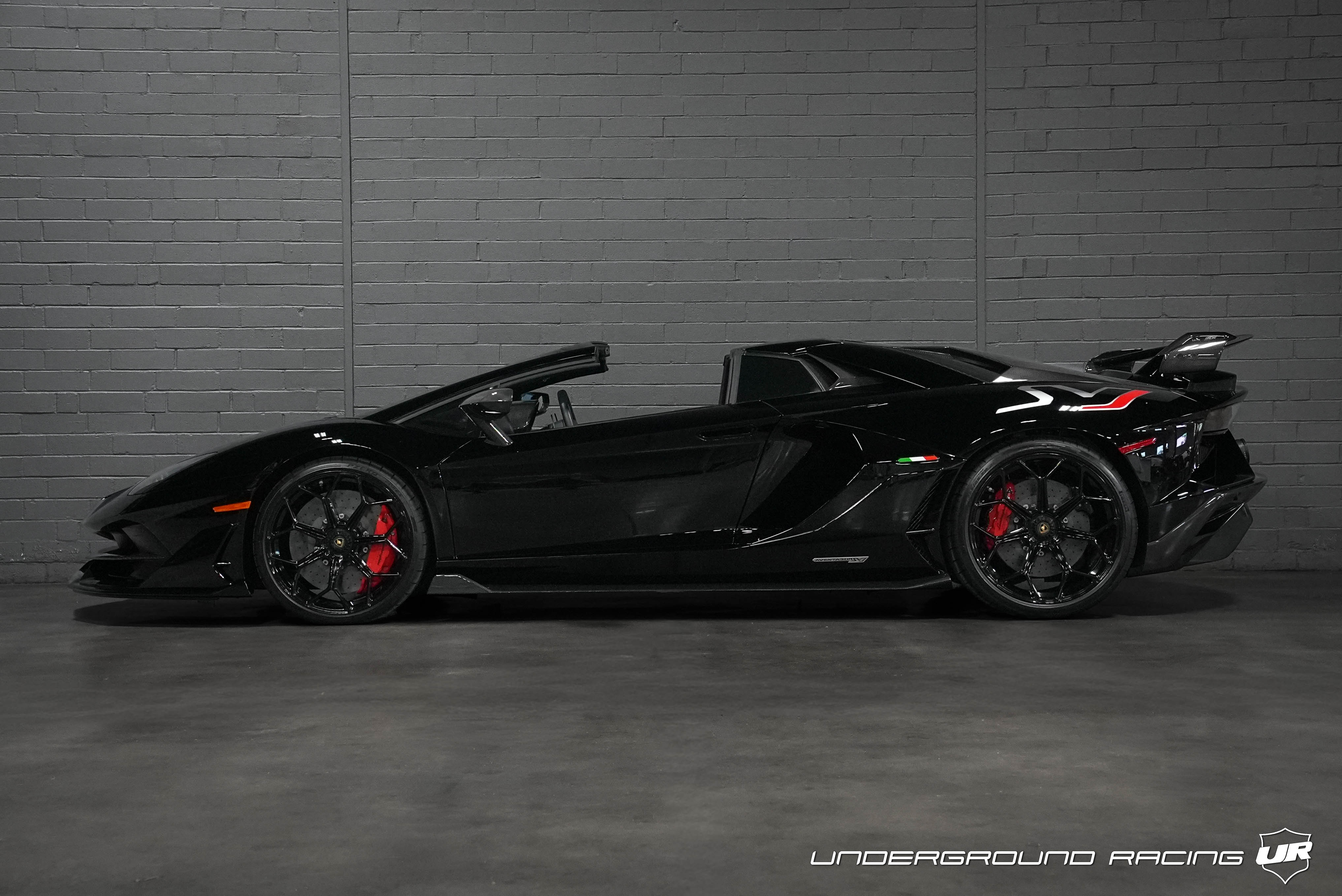 Used 2021 Lamborghini Aventador SVJ Roadster AWD/4WD image 2