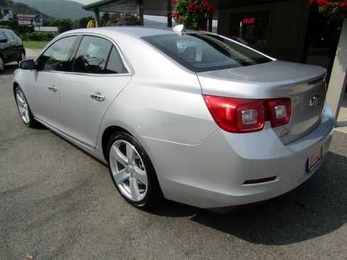 Used 2013 Chevrolet Malibu LTZ FWD image 2