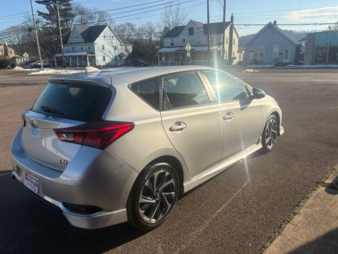 Used 2017 Toyota Corolla iM image 7