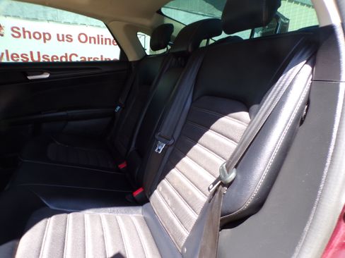 Used 2018 Ford Fusion SE FWD image 7