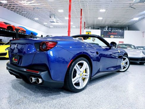 Used 2020 Ferrari Portofino image 11