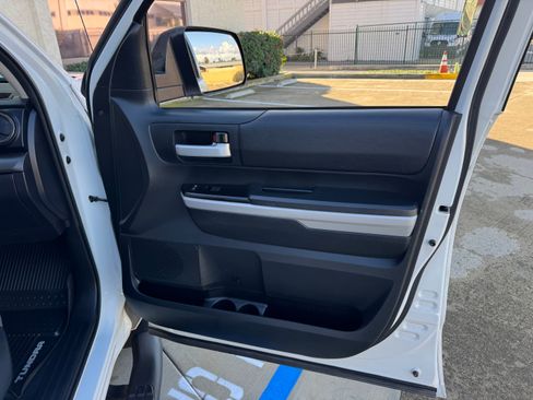 Used 2018 Toyota Tundra SR5 image 35
