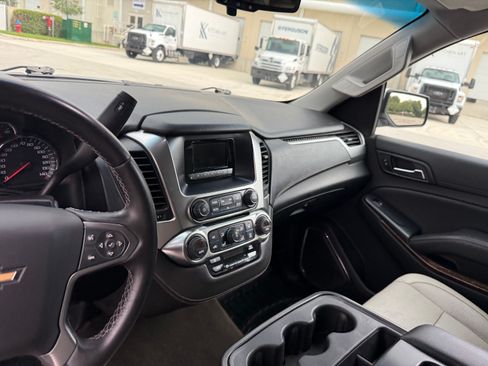 Used 2015 Chevrolet Suburban LS RWD image 48