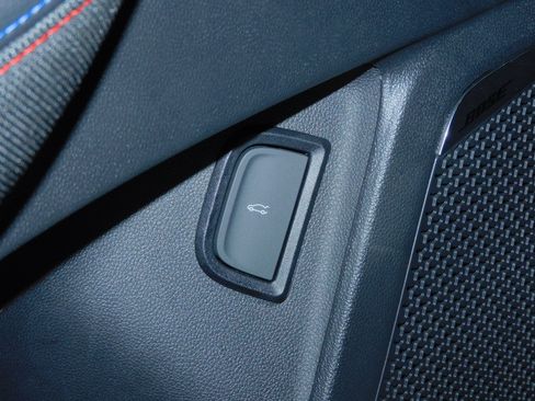 Used 2024 Chevrolet Blazer EV RS image 16