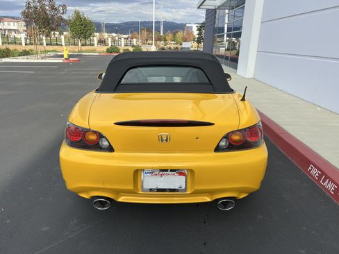 Used 2006 Honda S2000 image 9