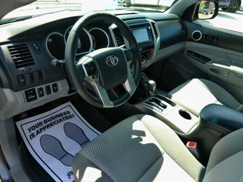 Used 2014 Toyota Tacoma SR5 image 41
