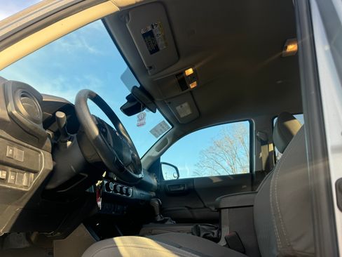 Used 2021 Toyota Tacoma SR5 image 18