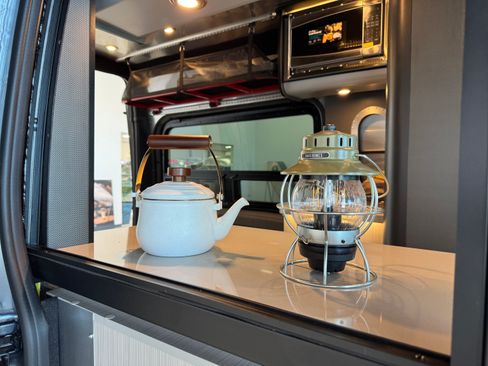 Used 2025 Mercedes-Benz Sprinter 2500 image 13