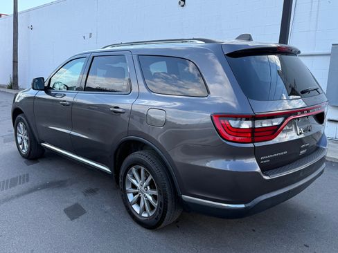 Used 2017 Dodge Durango SXT image 4
