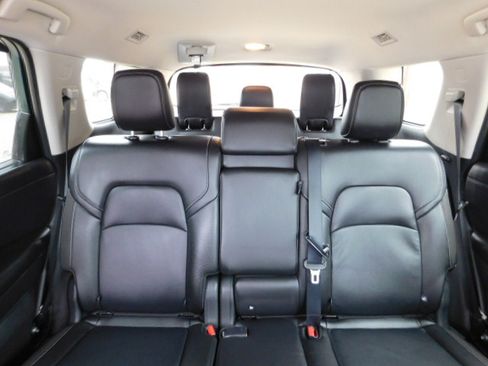 Used 2025 Nissan Pathfinder SL FWD image 23
