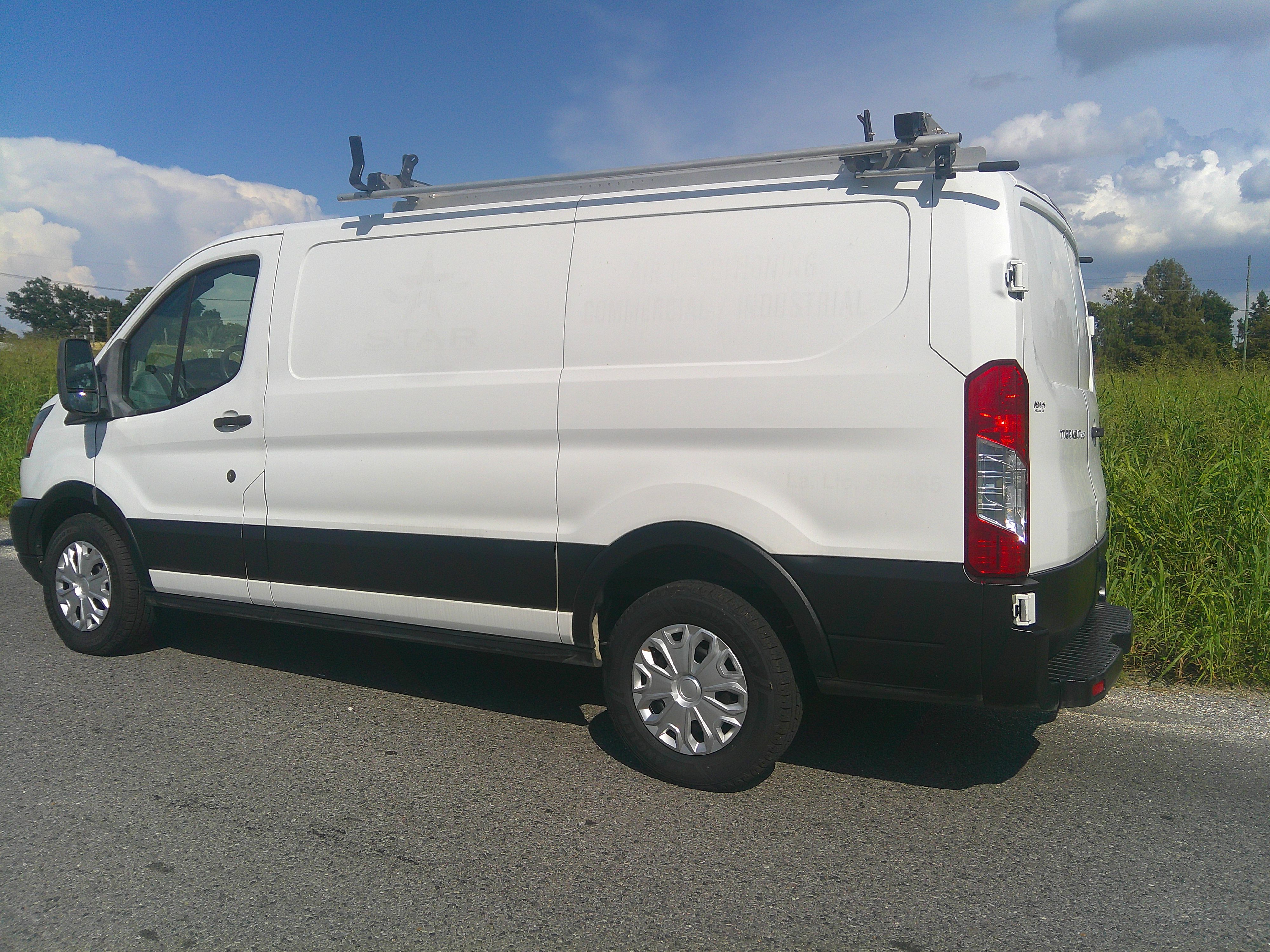 Used 2019 Ford Transit 150 XL RWD image 5