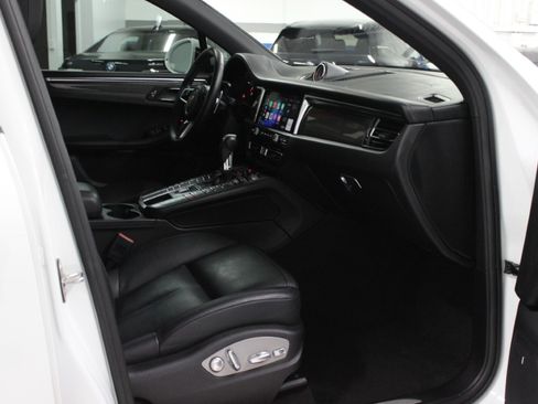 Used 2020 Porsche Macan S AWD/4WD image 36