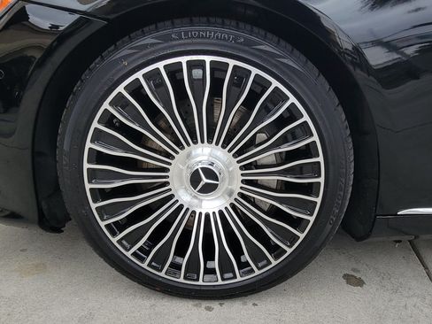 Used 2017 Mercedes-Benz S 550 Sedan w/ Sport Package image 17