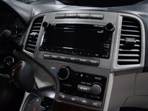 Used 2012 Toyota Venza LE AWD image 27