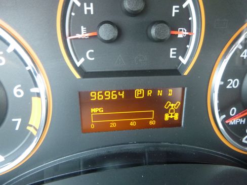 Used 2013 Nissan Titan 4x4 Crew Cab image 25