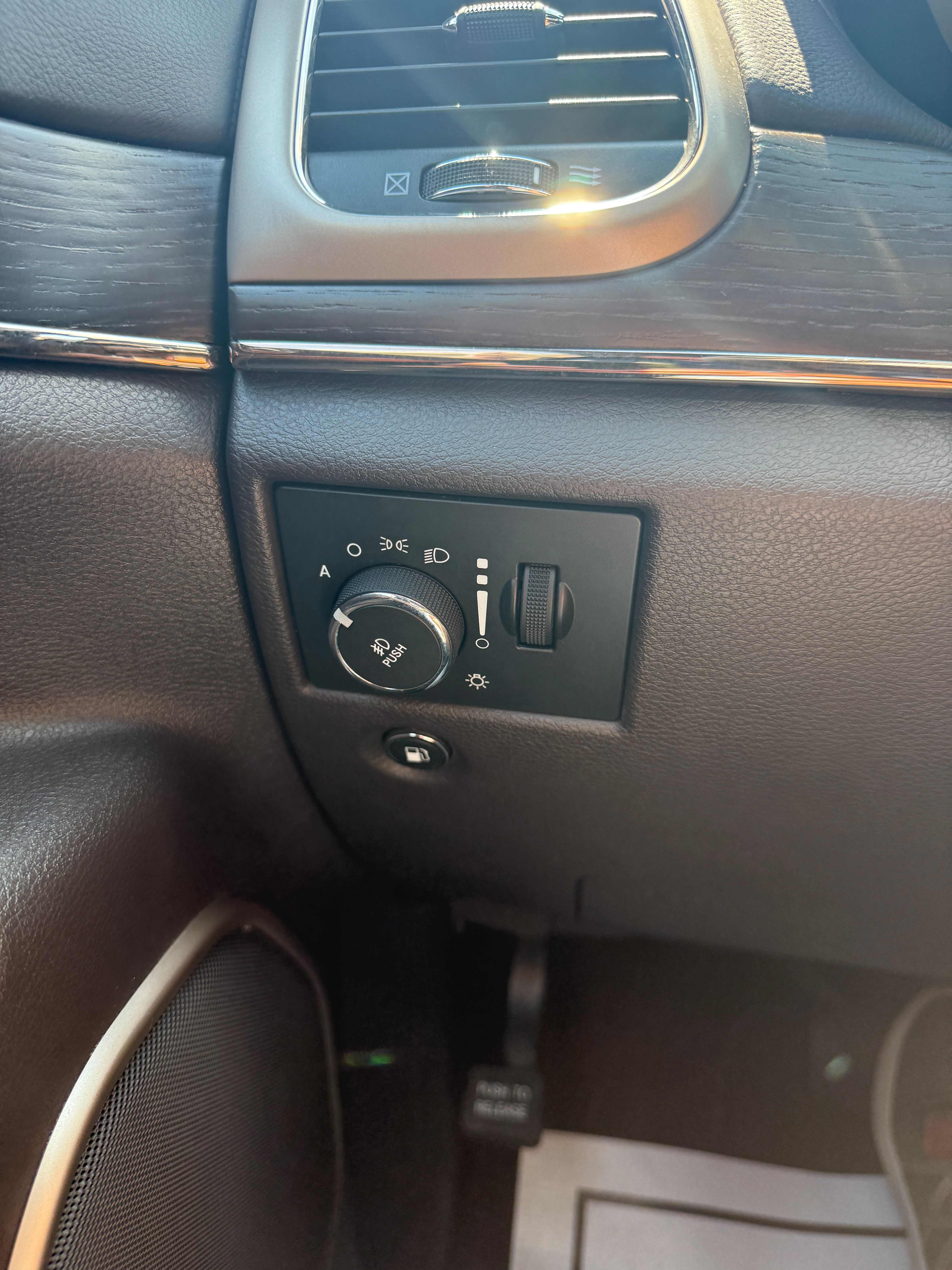 Used 2014 Jeep Grand Cherokee 4WD Summit image 9