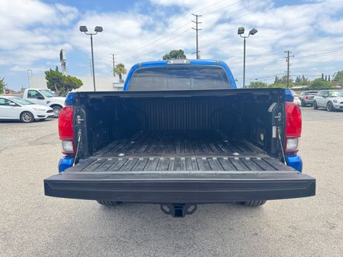 Used 2018 Toyota Tacoma TRD Sport RWD image 22