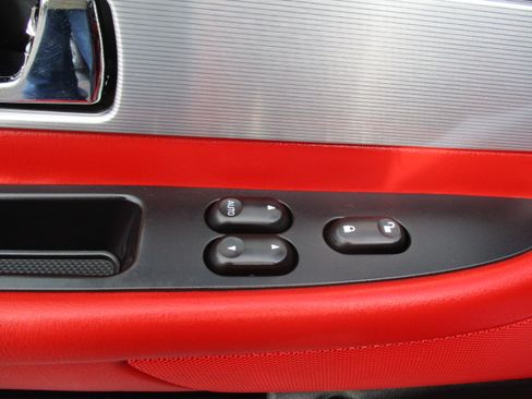 Used 2004 Ford Thunderbird LX image 22