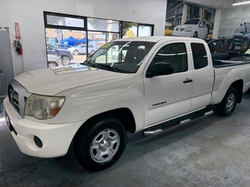 Used 2005 Toyota Tacoma 2WD Access Cab image 2