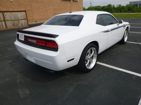 Used 2011 Dodge Challenger R/T image 6