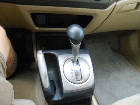 Used 2006 Honda Civic LX Sedan image 9