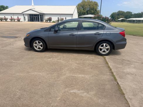 Used 2012 Honda Civic Natural Gas Sedan image 8