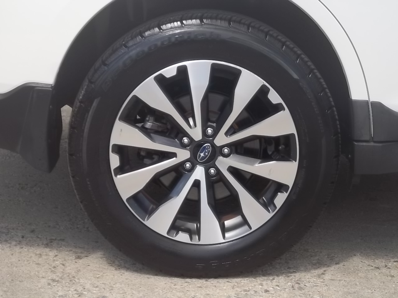 Used 2015 Subaru Outback 3.6R Limited AWD/4WD image 16