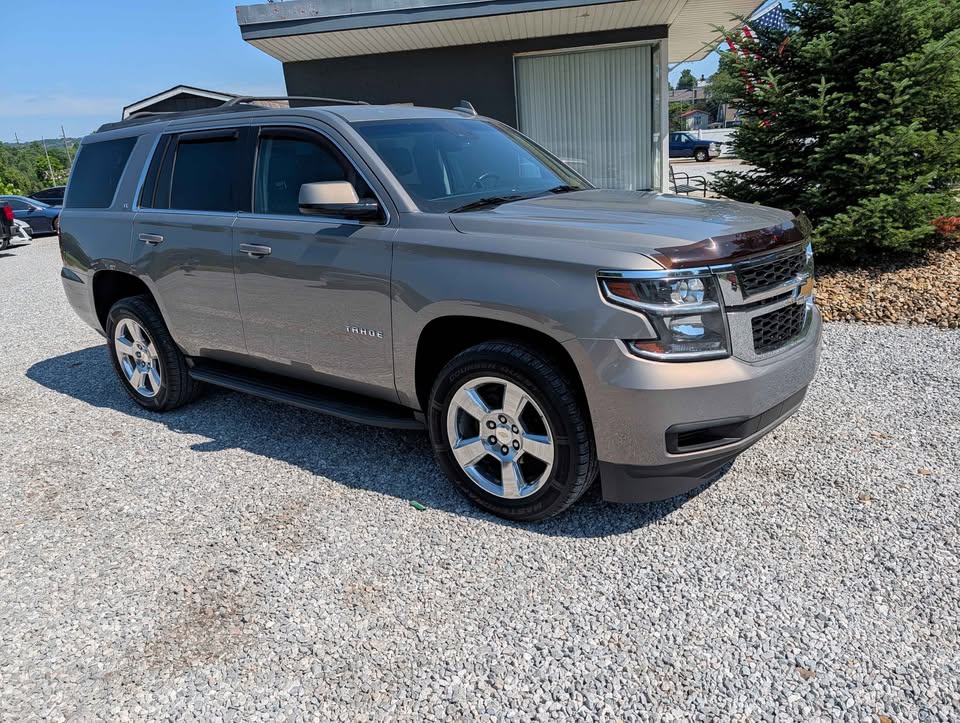 Used 2017 Chevrolet Tahoe 4WD LT image 3