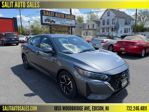 Used 2025 Nissan Sentra SV image 1