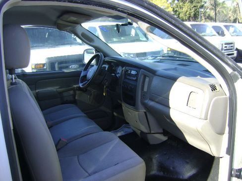 Used 2005 Dodge Ram 2500 Truck image 10