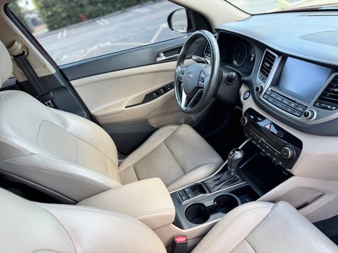 Used 2016 Hyundai Tucson AWD/4WD image 23