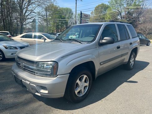 Used 2004 Chevrolet TrailBlazer LS image 1