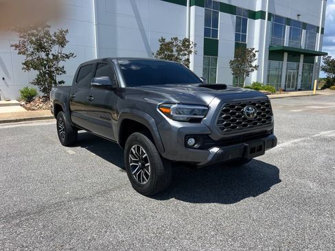 Used 2023 Toyota Tacoma TRD Sport image 4