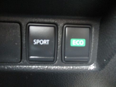 Used 2020 Nissan Rogue FWD SV 2.5L 4-Cyl SUV image 60