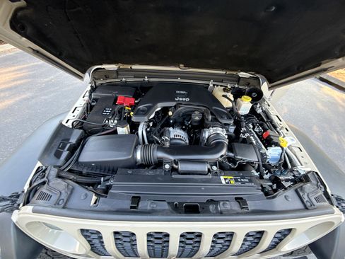 Used 2020 Jeep Gladiator Sport AWD/4WD image 11