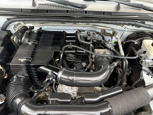 Used 2013 Nissan Frontier S image 28