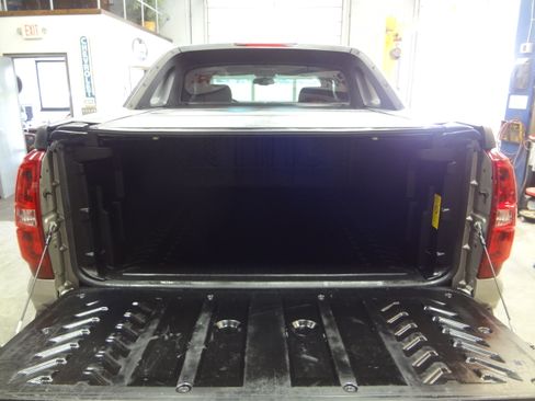 Used 2008 Chevrolet Avalanche LT image 7