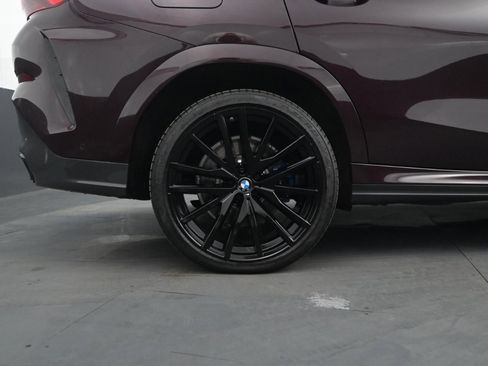 Used 2021 BMW X6 M50i image 16