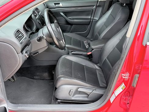 Used 2012 Volkswagen Jetta TDI image 9