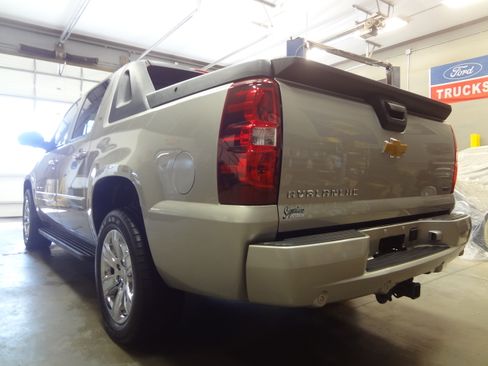 Used 2008 Chevrolet Avalanche LT image 5
