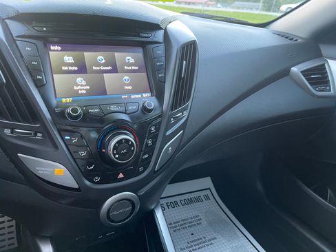 Used 2015 Hyundai Veloster image 10