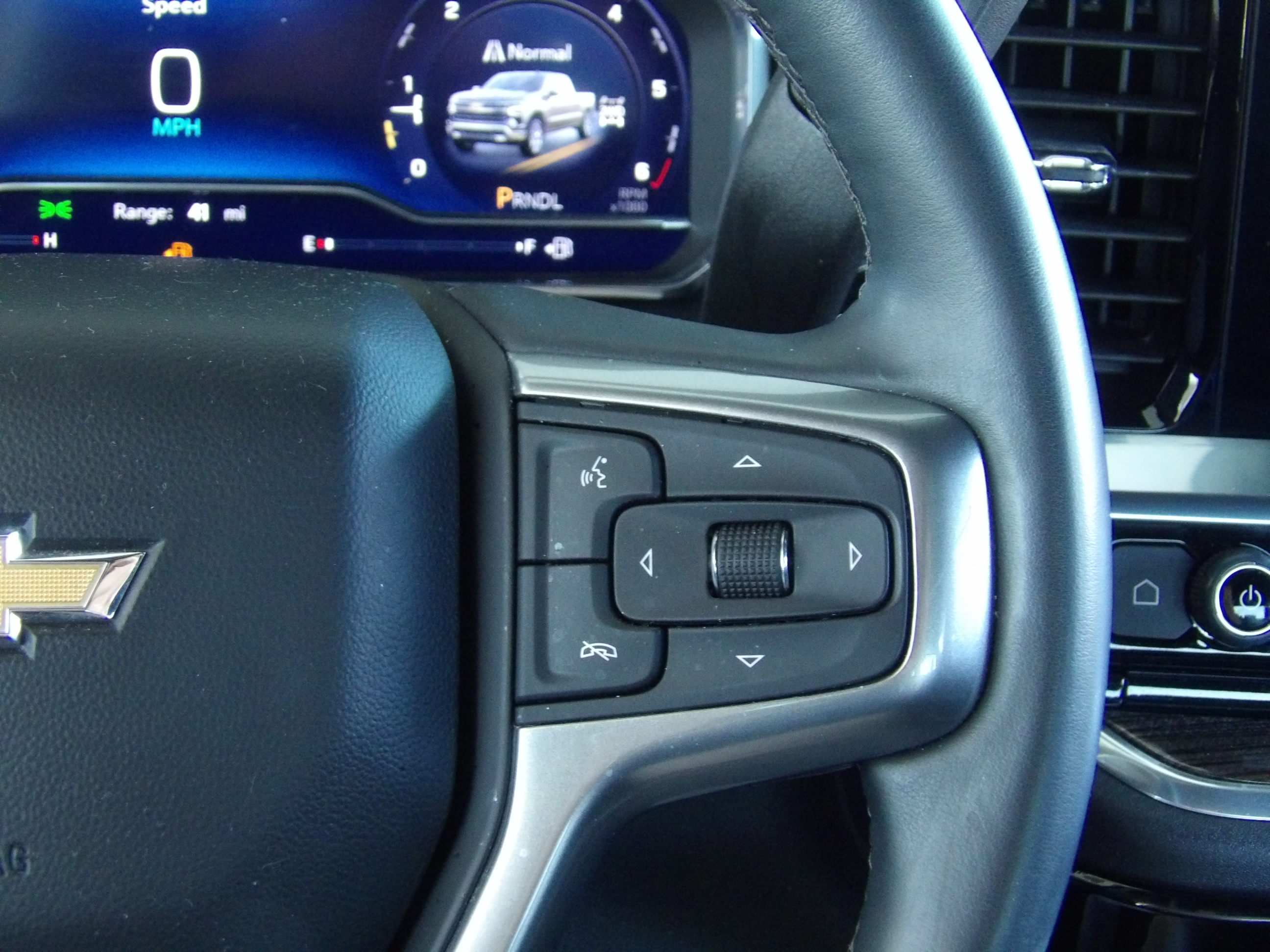 Used 2024 Chevrolet Silverado 1500 4x4 Crew Cab LT image 27