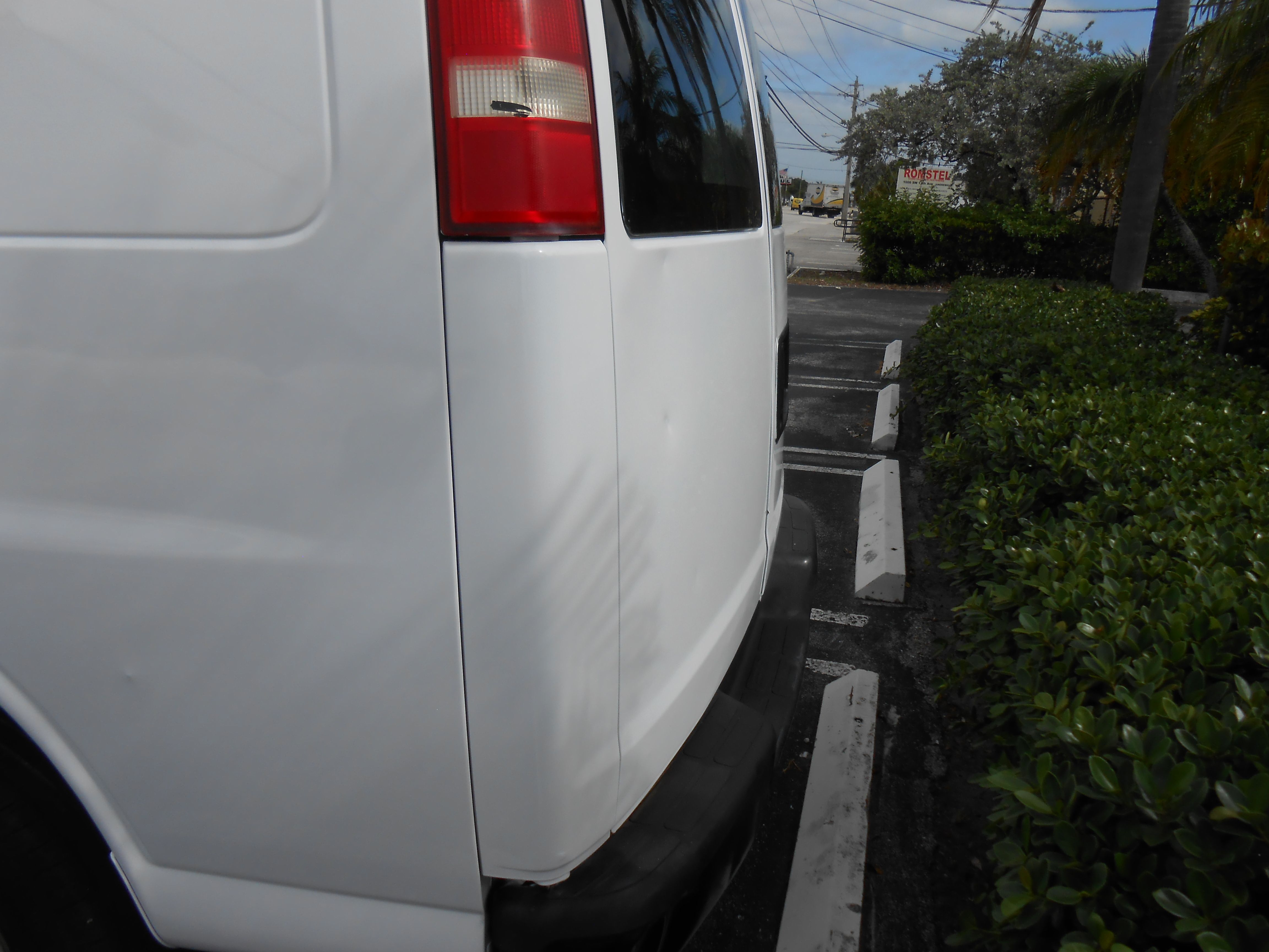 Used 2015 Chevrolet Express 2500 RWD image 4
